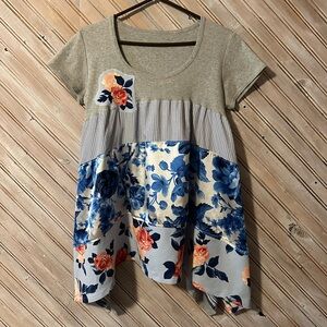 Floral Seg’Ments Classic Patchwork Blouse Gray Pink Blue Roses Tiered Long